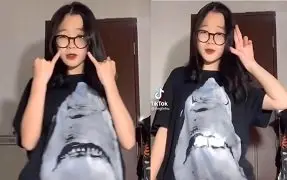 Ảnh thumbnail video Tiktoker đeo kính gợi dục để nhảy